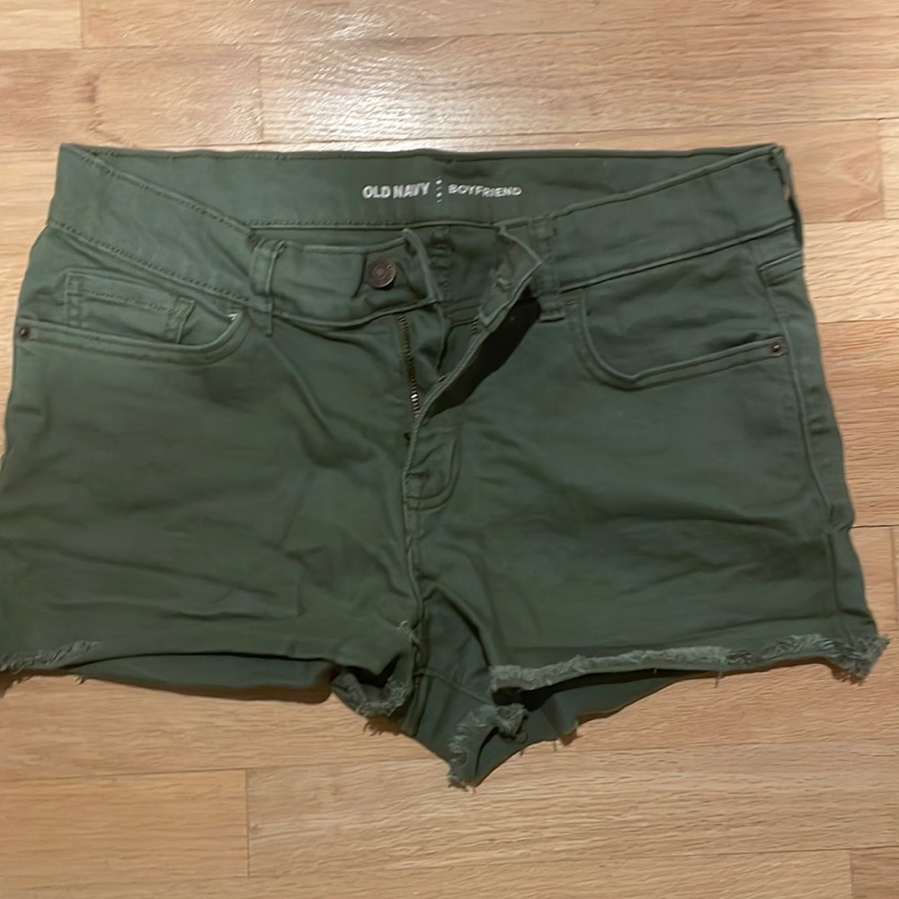 Old navy boyfriend shorts